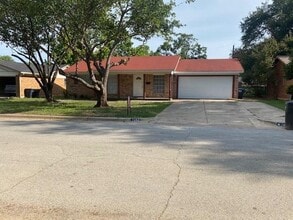 Building Photo - 7452 Beaty St