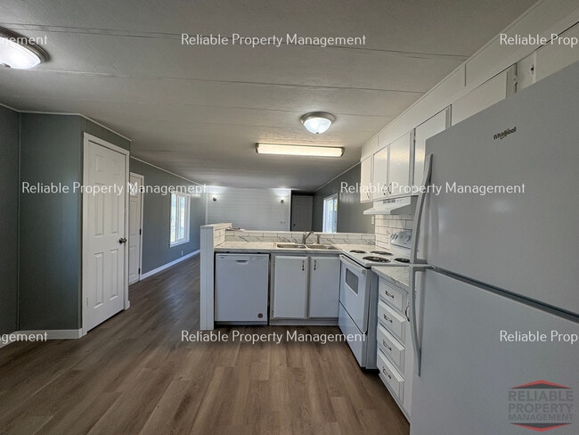 Building Photo - 770 Stevens Dr