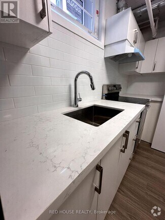 Building Photo - 388 Plains Rd