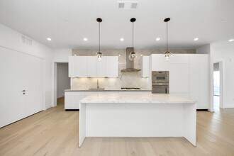 Building Photo - 1711 Allen Pkwy