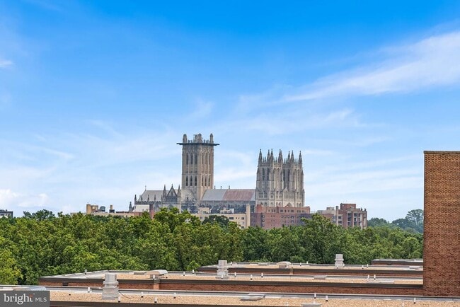 Foto del edificio - 4301 Massachusetts Ave NW