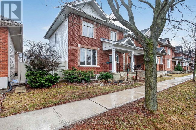 Building Photo - 1448 Queensdale Ave