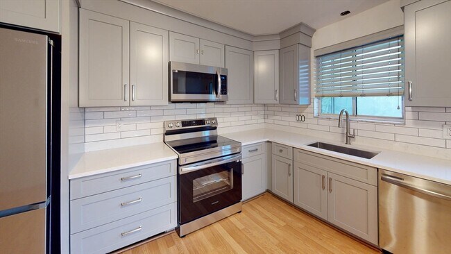Building Photo - 19 Ashmont Ave
