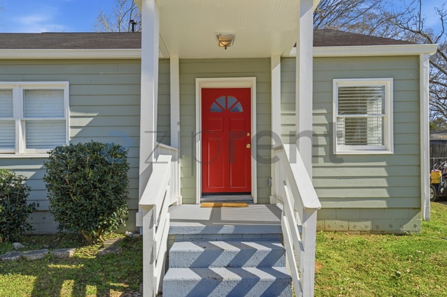 Building Photo - 1264 Hartford Ave SW