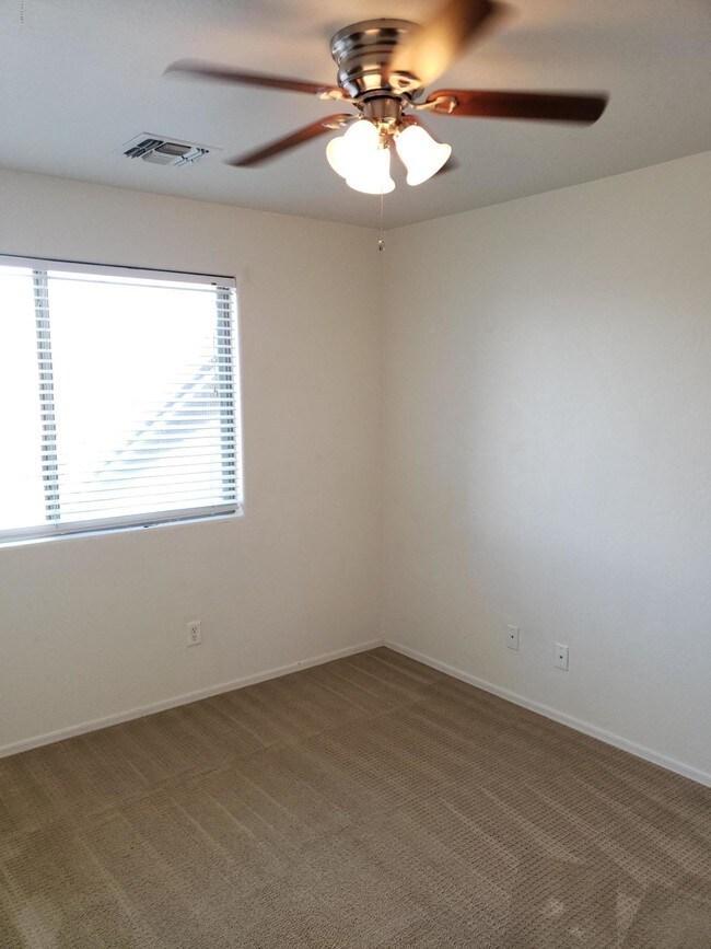 Foto del edificio - 9863 E El Moro Ave