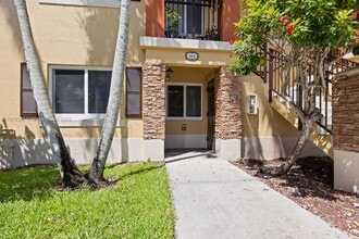Building Photo - 940 NE 33rd Terrace