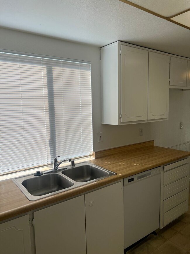 Foto del edificio - NICE 3 BEDROOM HOME IN CITRUS HEIGHTS!