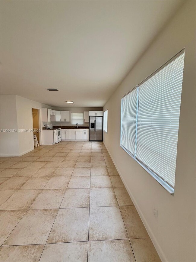 Building Photo - 4073 SW 52nd St