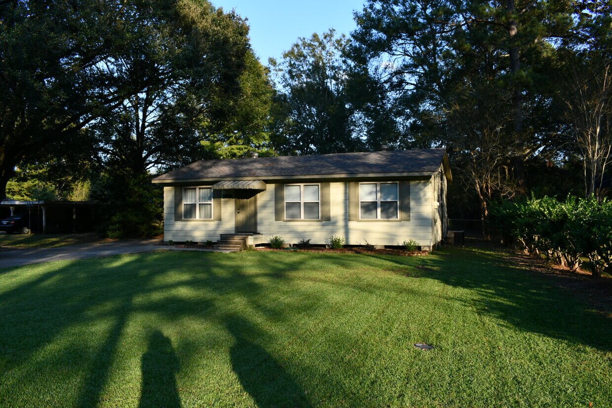 1608 Landry Dr, Baker, LA 70714 House for Rent in Baker, LA
