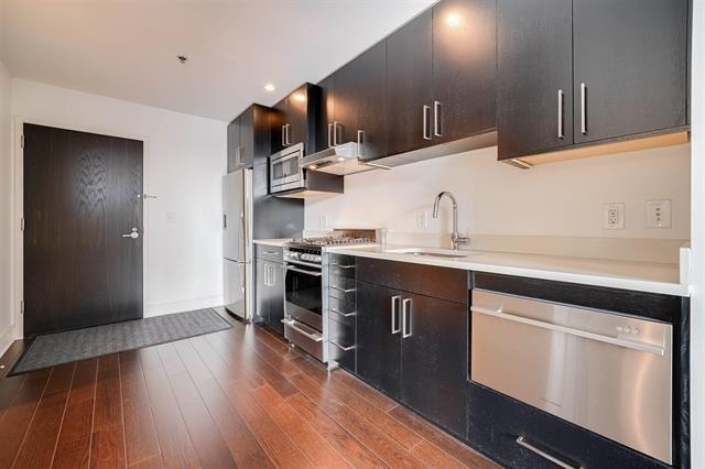 Building Photo - 1100 Maxwell Ln