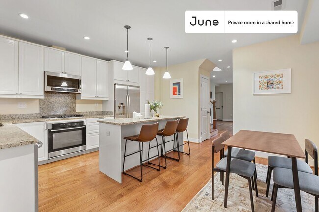 Foto del edificio - Room in Shared 3 bed/3 bath home in Capitol Hill