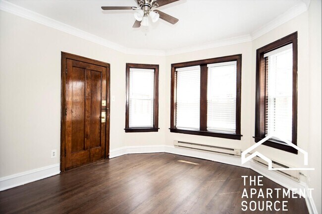 Foto del edificio - 3820 N Greenview Ave