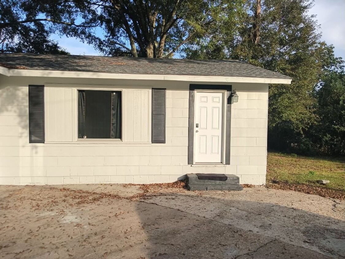 Foto principal - 1BR/1BA Unit Available in Dothan, AL