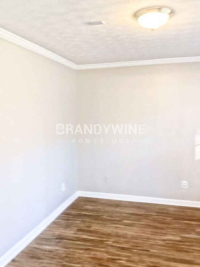 Building Photo - Charming and Lovely 4BR! Apply today!