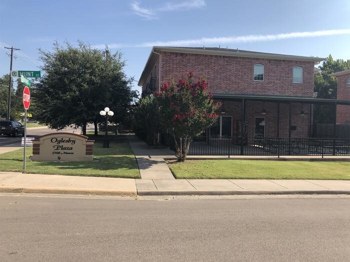 Foto del edificio - 1708 Monroe St