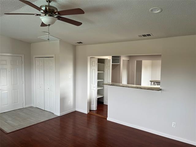 Foto del edificio - 1333 E Exchange Pkwy