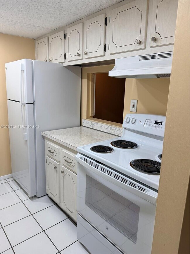 Foto del edificio - 14311 N Kendall Dr