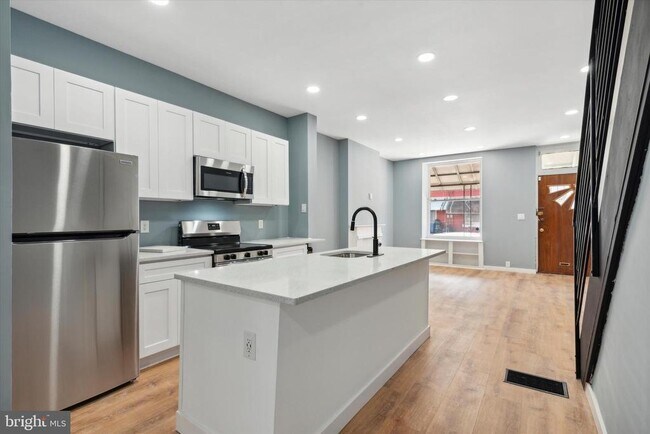 Foto del edificio - 2523 W Montgomery Ave