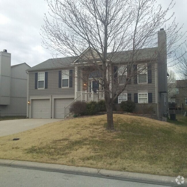 Building Photo - 15148 W 157th Ter