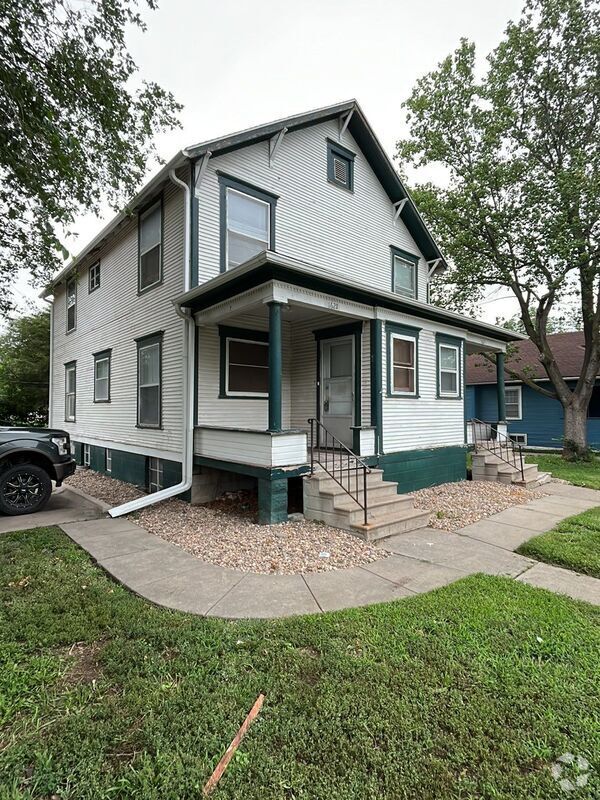 Sterling Place Apartments under 2,000 Lincoln, NE 1 Rentals