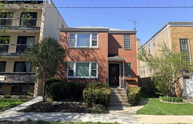 Photo - 2736 W Farragut Ave House