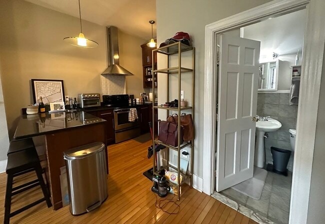 Building Photo - 656 Tremont St
