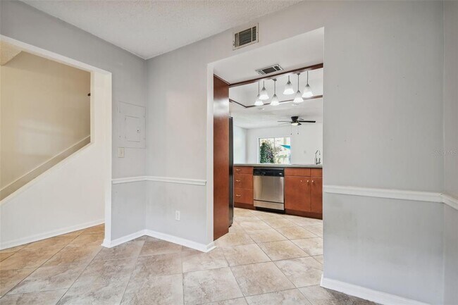 Foto del edificio - 408 S Arrawana Ave