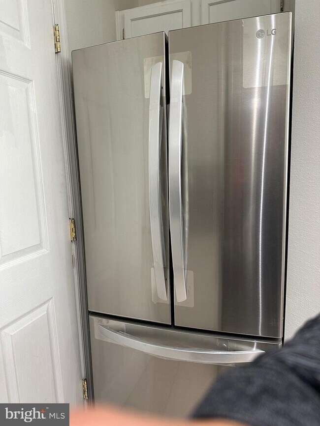 Foto del edificio - 1571 Spring Gate Dr.