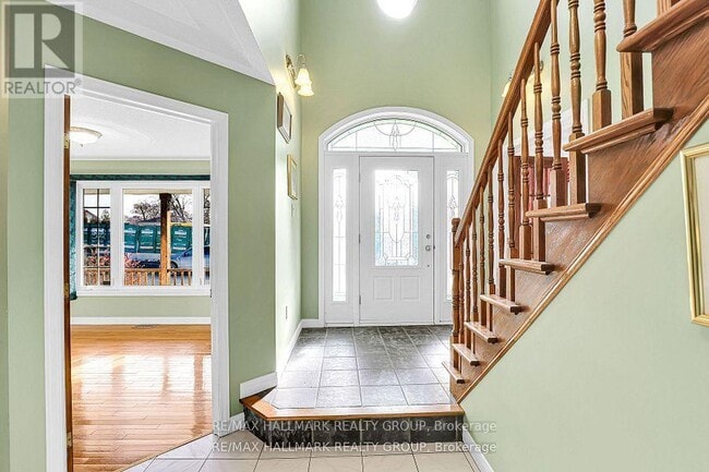 Building Photo - 469 Duchess Ave