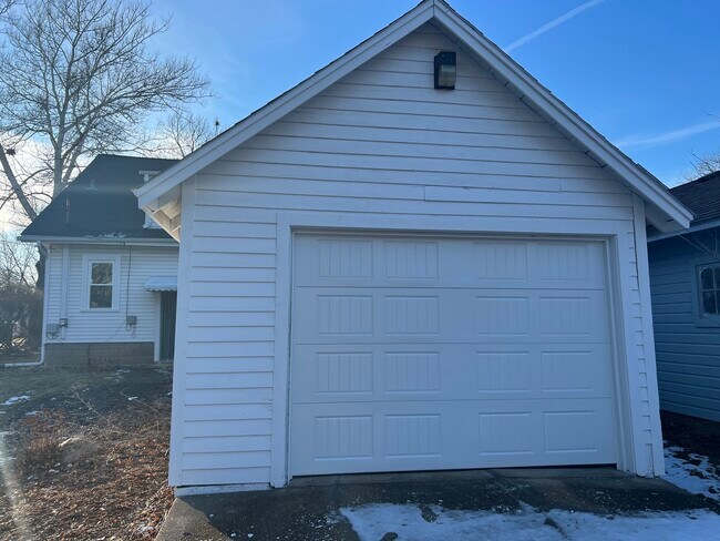 Foto del edificio - 721 Anderson Blvd