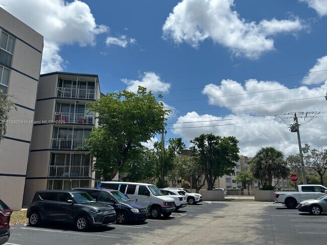 Building Photo - 6995 NW 186th St