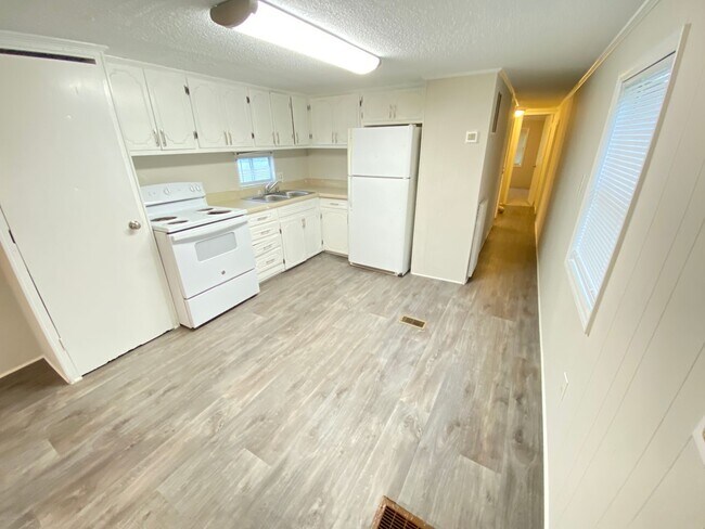 Foto del edificio - 4bd/1ba House close to Downtown Kannapolis...