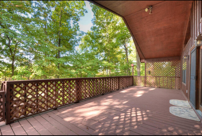 Building Photo - 258 Mialaquo Cir