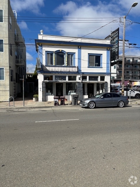 Building Photo - 344 40th St