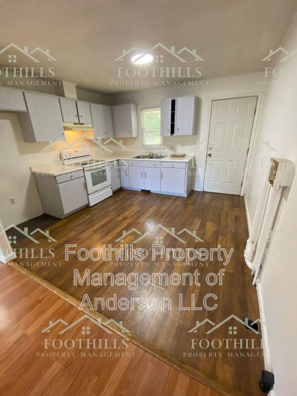 Building Photo - 202 Kennemore St