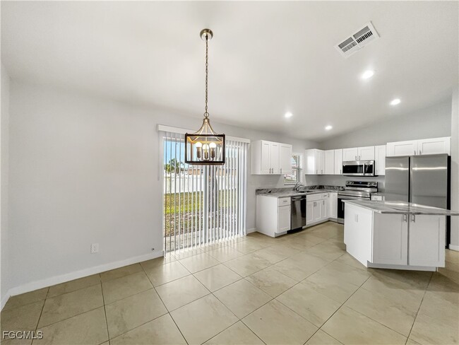 Foto del edificio - 210 Manatee St