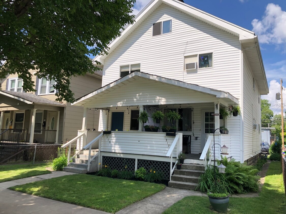 Entrance - 1317 N 6th St