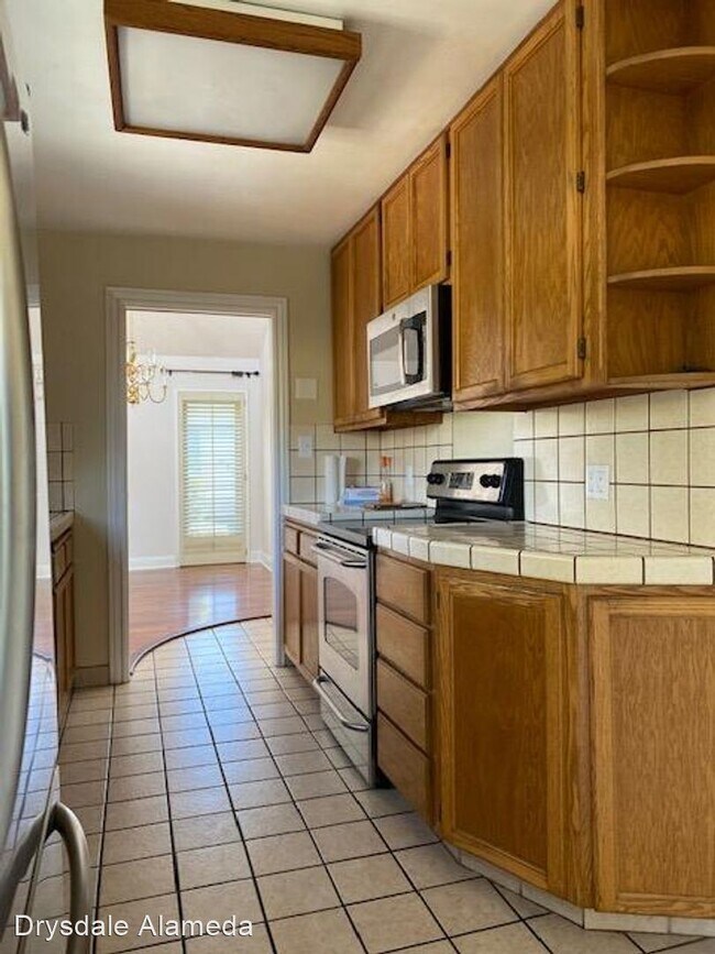 Building Photo - 2 br, 2 bath House - 1157 Island Dr (LO)