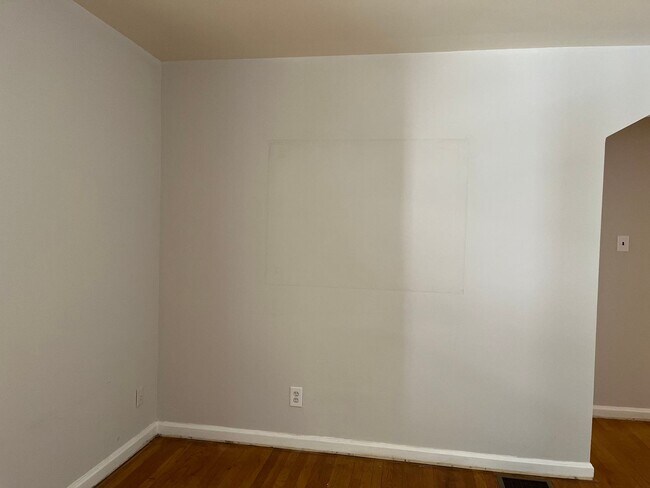 Foto del edificio - NORWOOD - 2 bed/1.5 bath with 1 car garage. Fenced yard