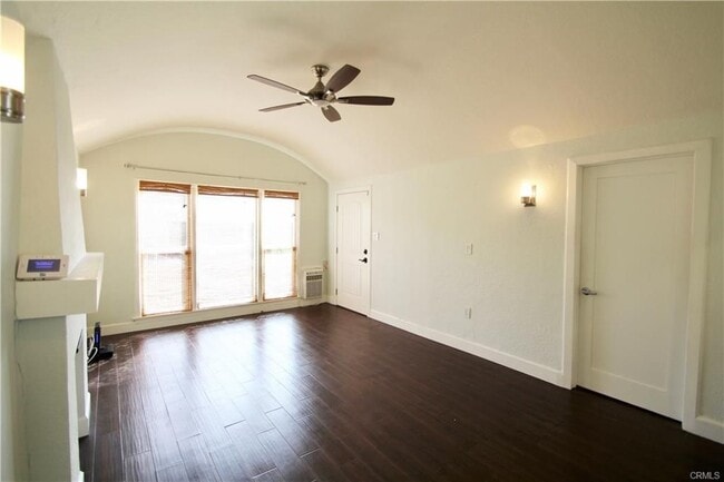 Building Photo - 4225 Maycrest Ave