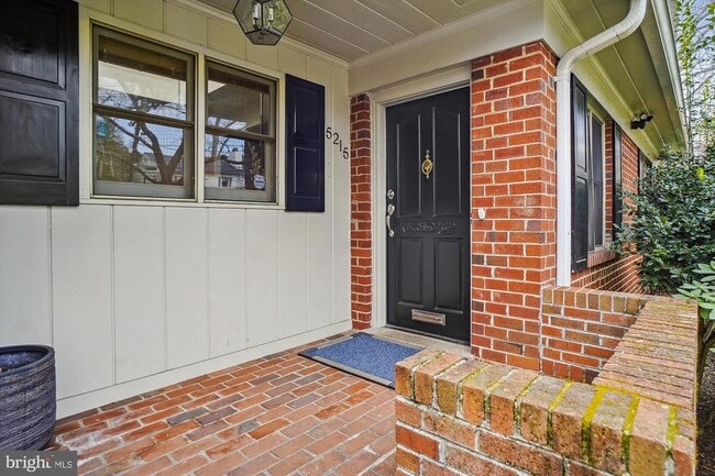 Foto del edificio - 5215 Brookeway Dr