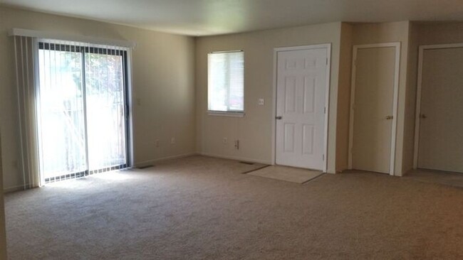 Foto del edificio - Duplex For Rent in Dayton