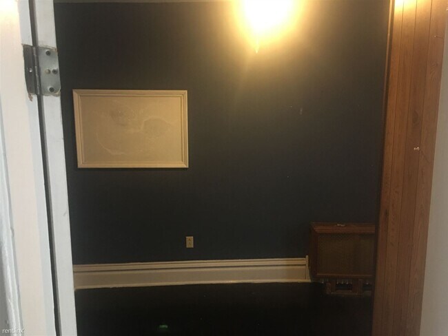 Foto del edificio - 3 br, 1 bath Duplex - 44 Division St