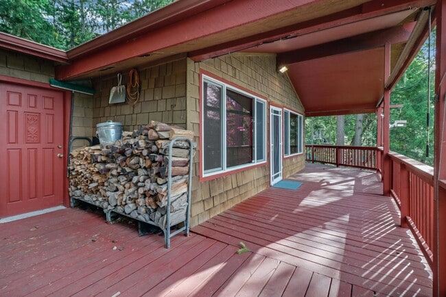 Building Photo - 22311 Overlake Loop SE