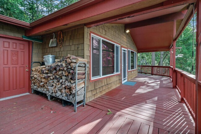 Foto del edificio - 22311 Overlake Loop SE