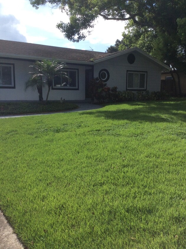 Primary Photo - 1401 Silverstone Ave
