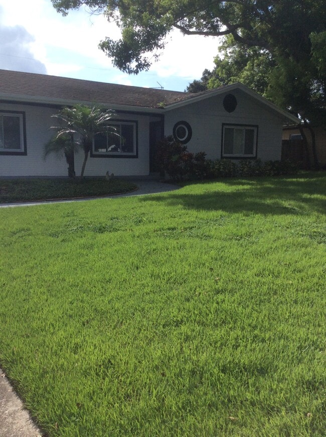 Photo - 1401 Silverstone Ave House