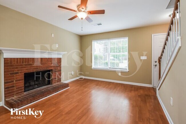 Building Photo - 177 Summer Lake Dr SW