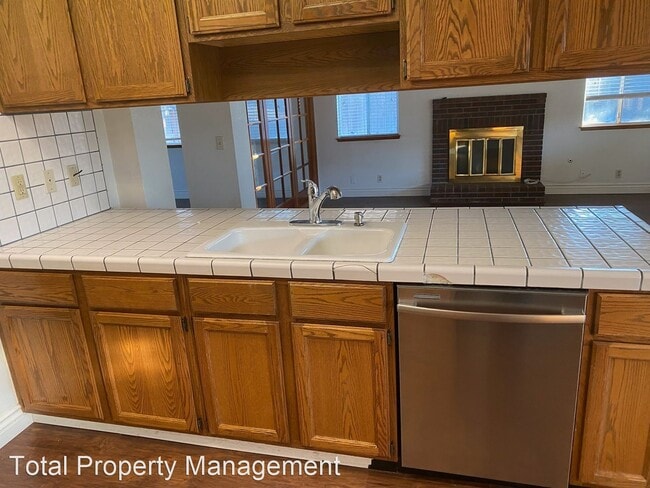 Building Photo - 3 br, 2 bath House - 1917 S Anthony Ct.