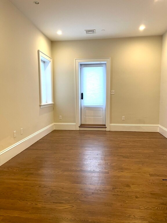 Foto del edificio - 468 Park Dr